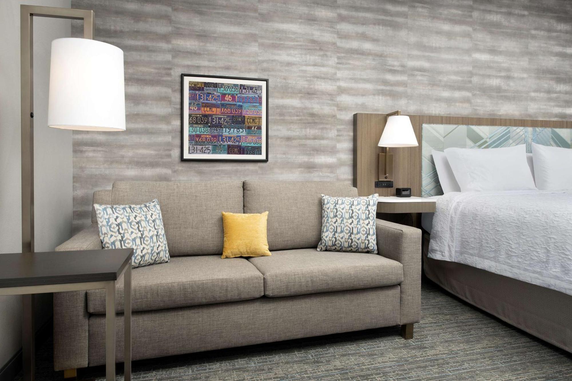 Hampton Inn Boston Logan Airport Chelsea Exterior photo
